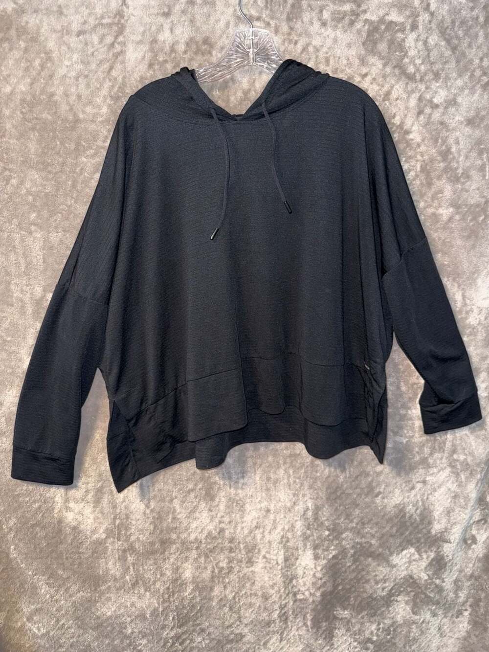 Mondetta Performance + Luxury Black Hoodie Size XXL